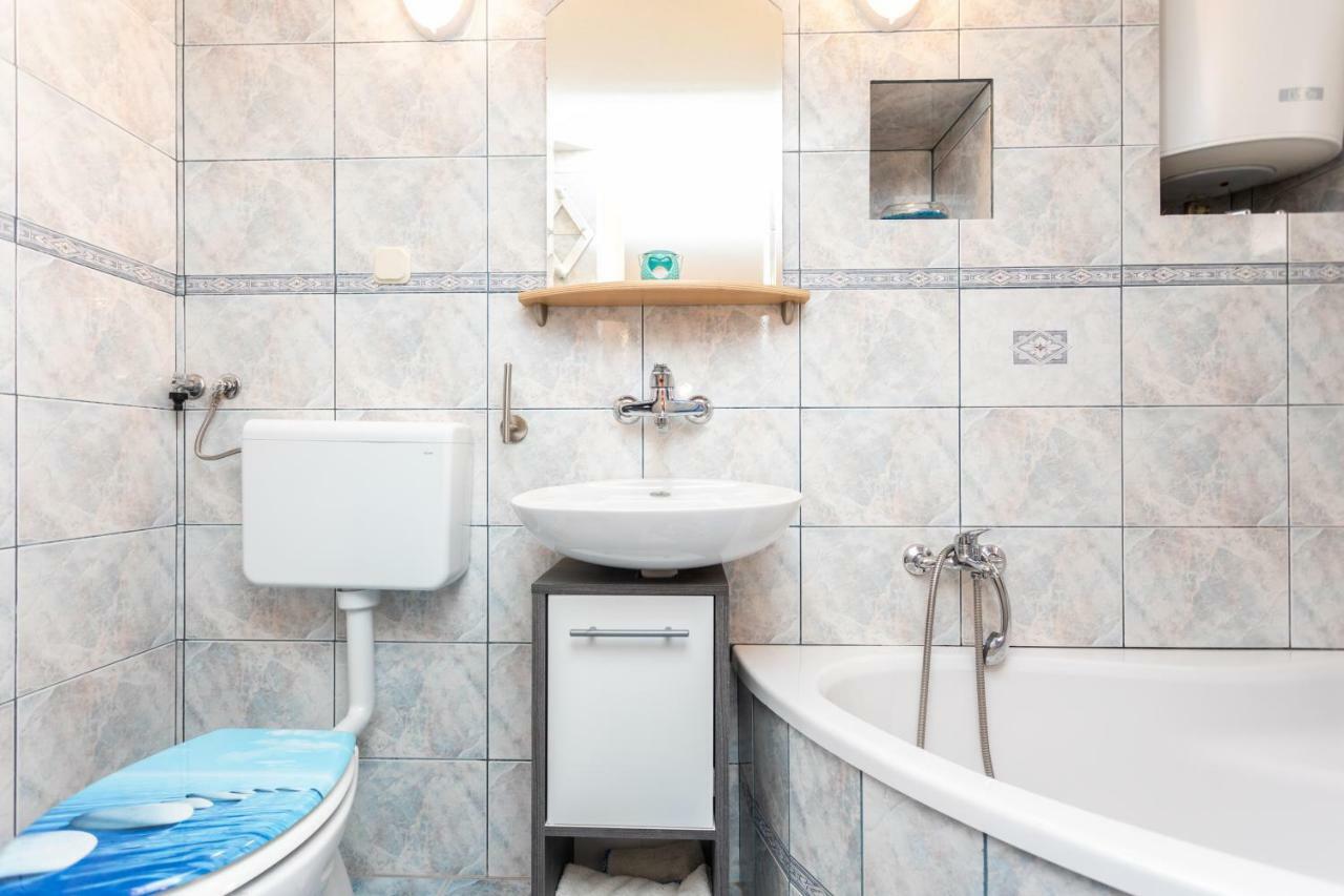 Apartman Verbenia Vrbnik (Primorje-Gorski Kotar) Exterior foto
