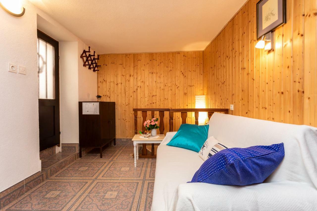 Apartman Verbenia Vrbnik (Primorje-Gorski Kotar) Exterior foto