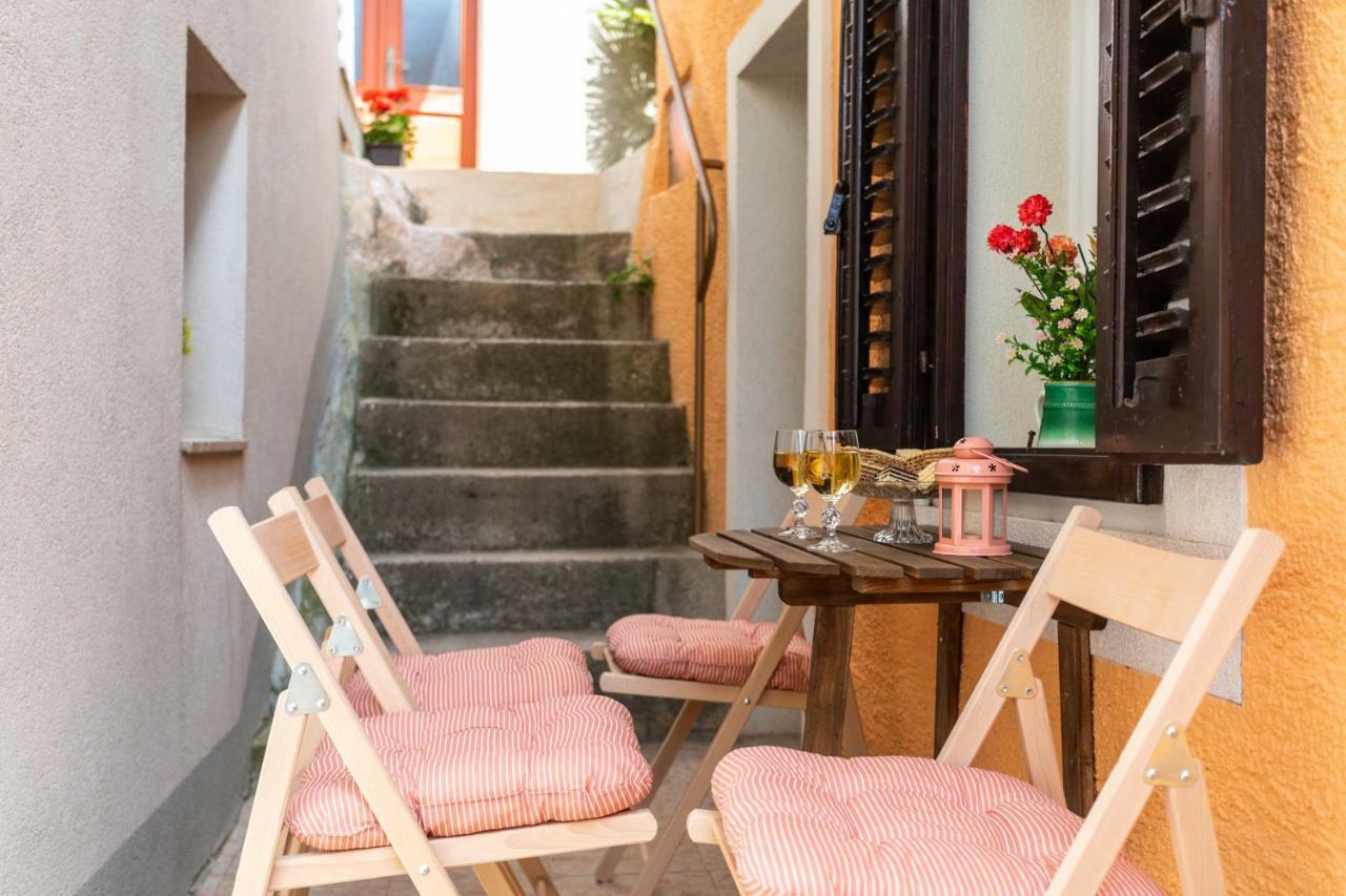 Apartman Verbenia Vrbnik (Primorje-Gorski Kotar) Exterior foto