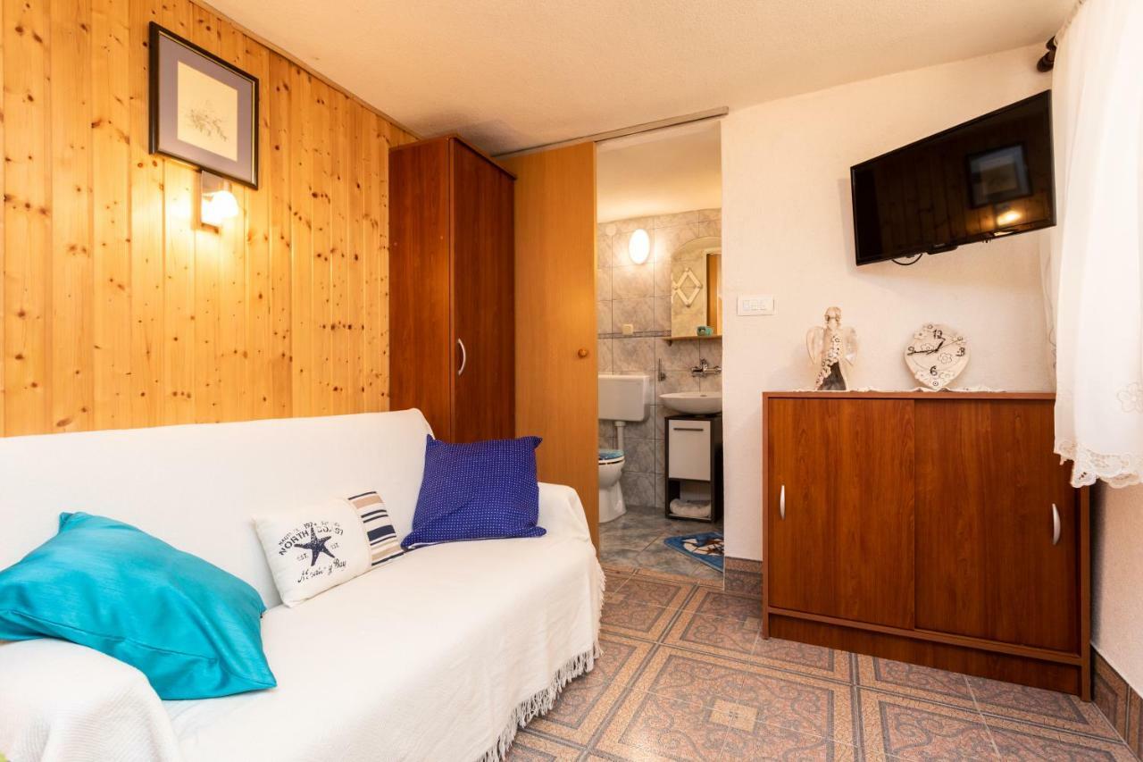 Apartman Verbenia Vrbnik (Primorje-Gorski Kotar) Exterior foto